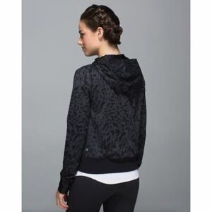 LULULEMON Namaskar Hoodie Animal Swirl Deep Coal Black